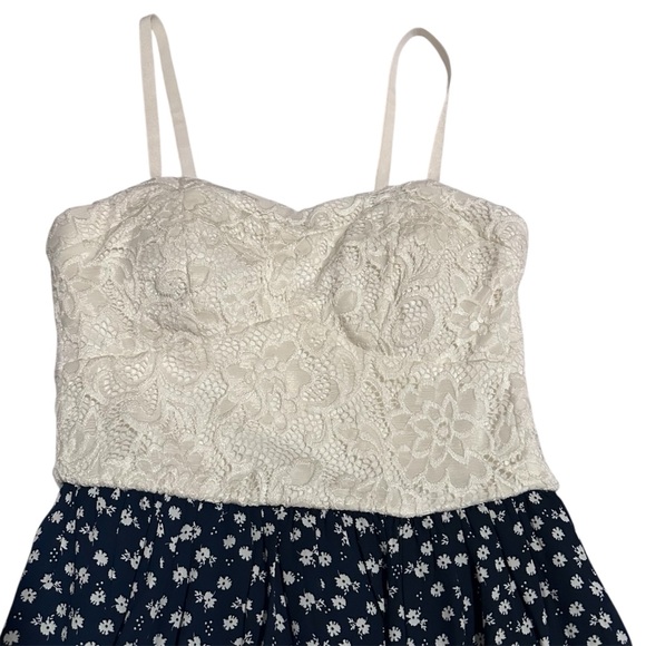 Candie’s Women XS Lace Bodice Navy Floral Maxi Dress Spaghetti Strap - Picture 3 of 12